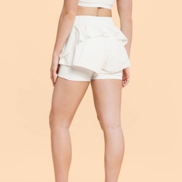 NWT Blogilates Cream Ruffle Short, SIZE S - Picture 2 of 12